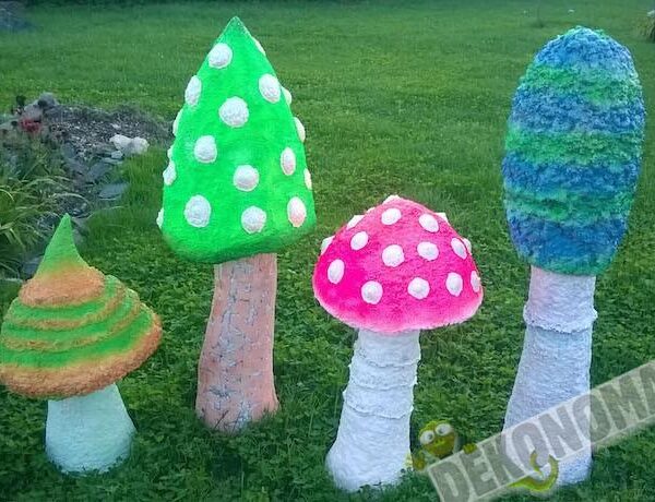 Krāsainas sēņu figūras.