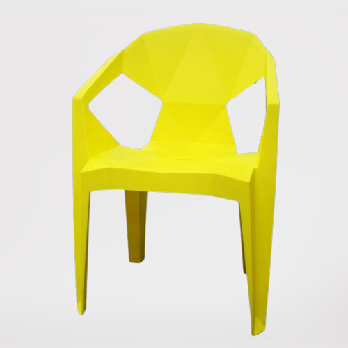 Salātzaļi plastmasas krēsli.