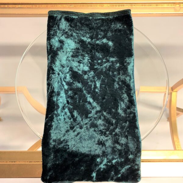 Samta salvetes smaragdzaļā krāsā.