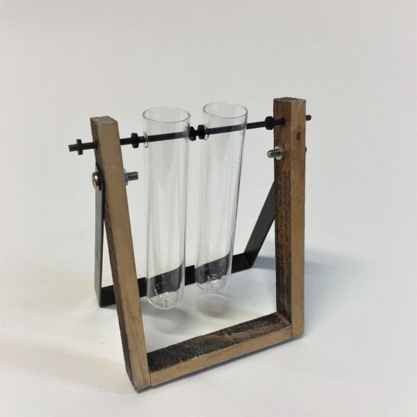 Mēģeņu metāla/koka statīvi priekš 2 mēģenēm.