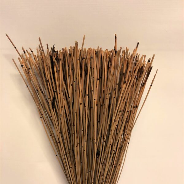 Bunte ar kaltētiem kosas kātiem.