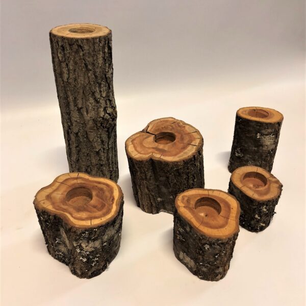 Koka svečturi tējas svecēm.