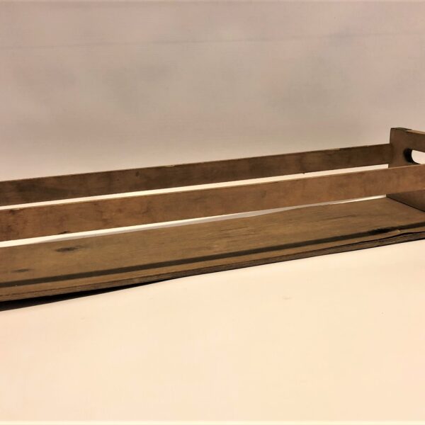 Koka kaste ar rokturiem abos galos.