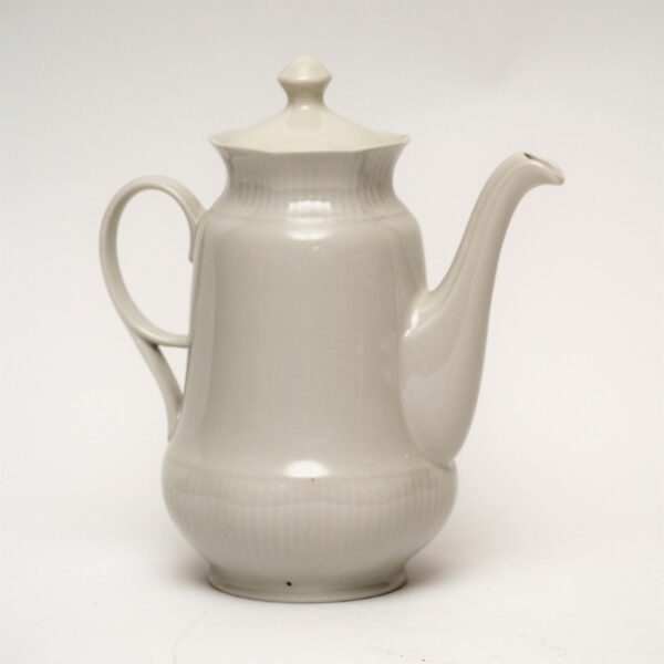 Porcelāna tejkanna.