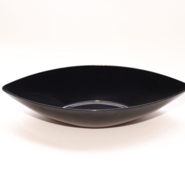 Melns trauks - laiviņa