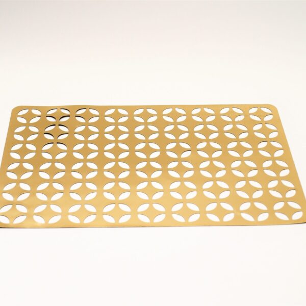 Galda paliktnis zelta krāsā.