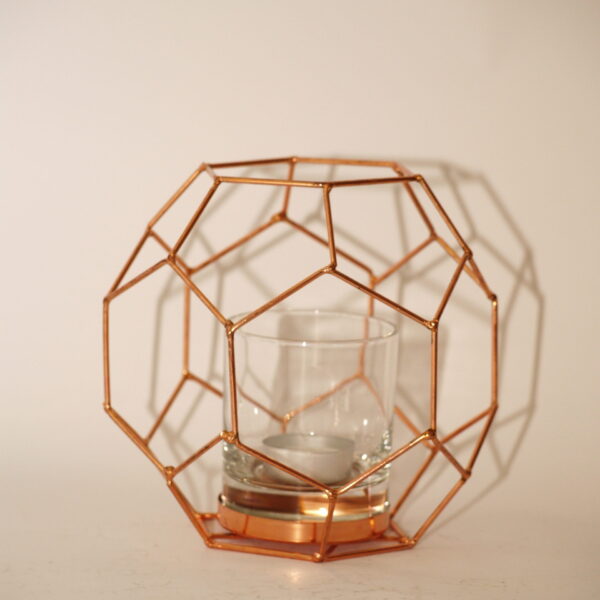 Ģeometrisks svečturis