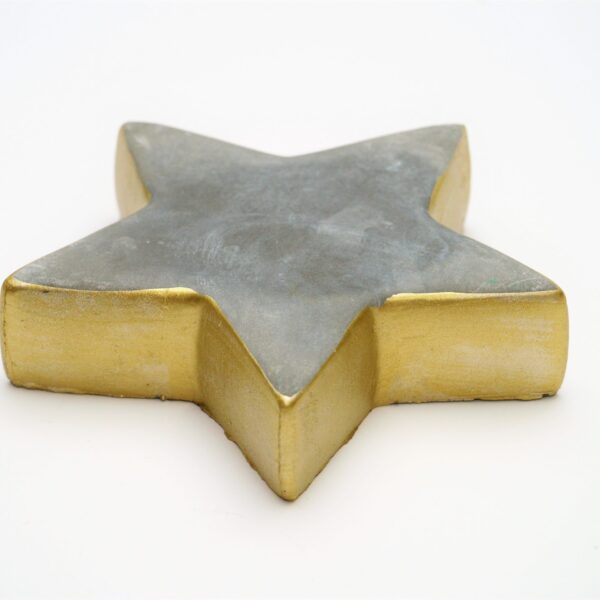 Podests zvaigznes formā.