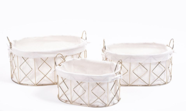 Metāla grozi ar izņemamu auduma iekšpusi.