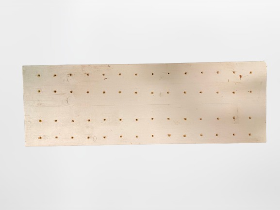 Balts koka dēlis "cake pop" konfektēm uz kociņa