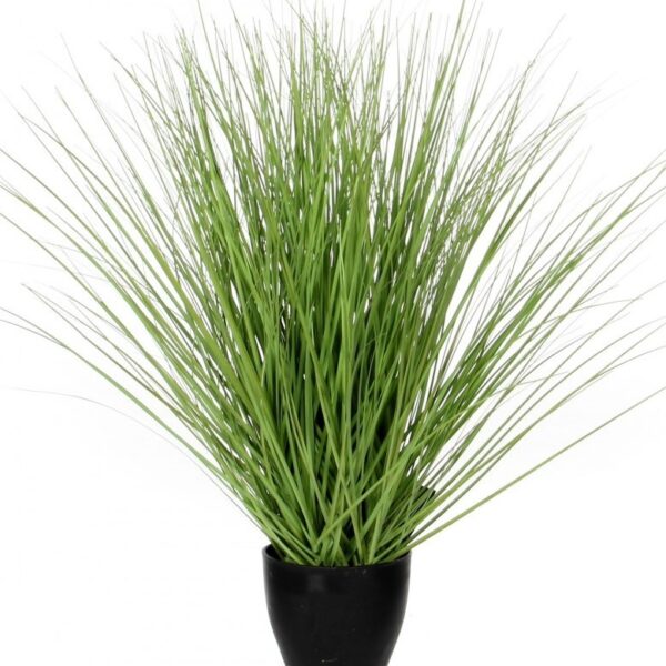 Mākslīga stiebrzāle melnā podiņā.